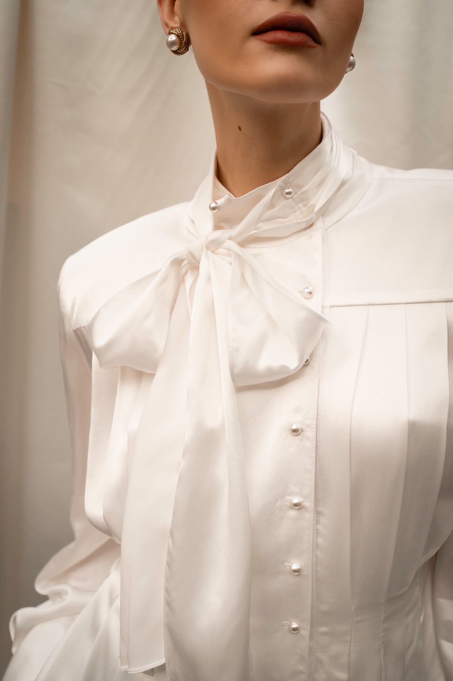 « White swan » blouse